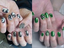 メタリックなミラーデザインも可愛いです