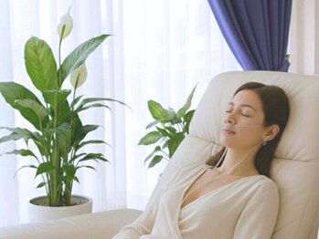 エイチツーコネクト 乃木坂店(H2-ConnecT)の写真/【水素吸入で驚きの血流改善】→脳幹~細胞内ミトコンドリア迄浸透するのは水素だけ♪首肩こりに効果実感◎