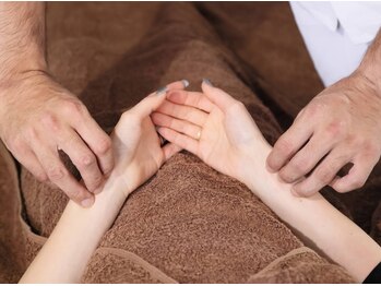 鍼灸院リンダ(鍼灸院LINDA)/自律神経ととのう鍼灸~脈診~