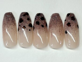 ルリアン(LeLien)/ヒョウ柄デザイン