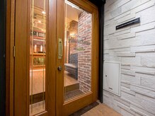 ミリオンバックス シェービング アンド ブライダル 神田店(Million Bucks)/お店入り口