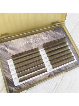 プラリネ(Praline)/ディープオリーブ