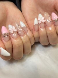 ガーリーフレンチネイル