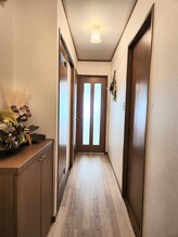 クレディア(CREDYA)/【店内】入口から廊下