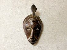 ノットノット 自由が丘(Not Knot)/【店内】 民族・壁 日中の様子