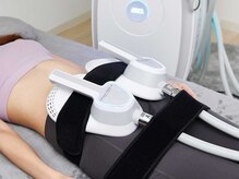 アンカテラス(anca terrace)の雰囲気（服を着たまま3万回の筋収縮運動の効果を実現する痩身マシン♪）