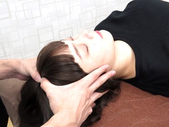日本橋八重洲整体院/頭痛/眼精疲労/首のリンパ