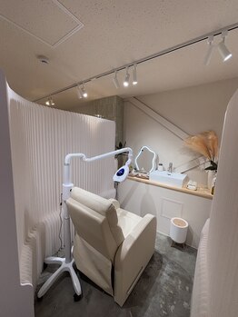 エラ(Ela)/癒し空間で明るい笑顔