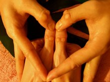 この指ダコが技術力の証！ベテラン技術者による本格足つぼマッサージ。