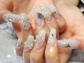 エーネイル(A nail)の写真/華やか&持ちの良いネイルで１ランク上の指先♪スカルプ/ワンカラー¥8800,付放題¥11000♪ジェルの場合¥7700