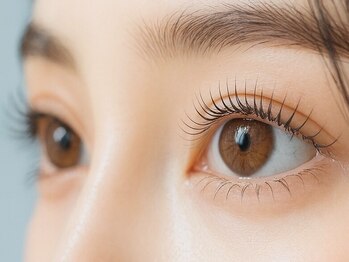 ザビー(THE B)の写真/≪パリジェンヌ+トリートメント≫自まつげへの負担を最小限に抑えながら、印象的なぱっちり目元へ♪