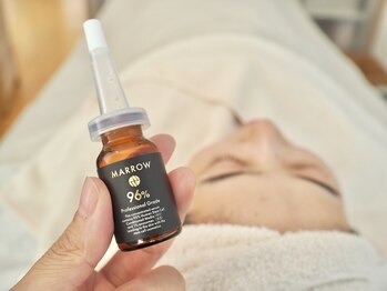 前田さんちのエステサロン ドゥース(douce.)/ピーリング＋ヒト幹細胞