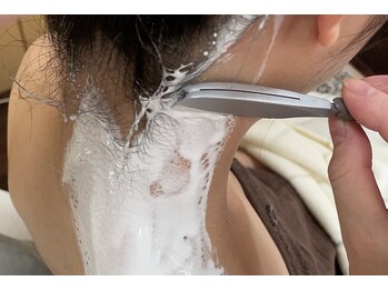 ルナレーナ 六本松店(Lunalena)/えり足のみのシェービングもOK!