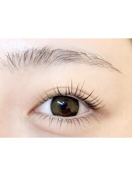 ナチュラル上品な目元にしたい