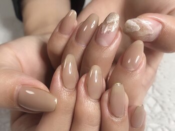 ジュンネイル(Jun Nail)の写真/【カラーバリエーション1200色以上！】指先を美しく魅せるフォルムづくりが得意＊デザインが映える指先に!