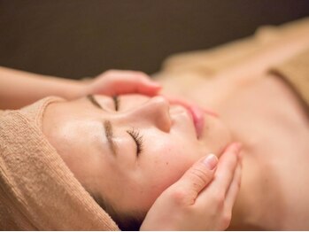 テスラテラピーストア(TESLA THERAPY STORE)の写真/たるみケアや食いしばりによる首こりでお悩みの方必見♪生のコラーゲン注入で乾燥/エイジングケアに◎