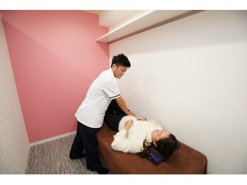 中央谷町整体院/骨盤の歪み/猫背/巻き肩の改善♪