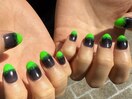 ネオングリーンツートーンネイル