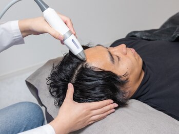 ビーティークリニカル 新宿三丁目(BT clinical)の写真/【男女OK♪抜け毛◎ボリュームup育毛促進コース60分】毛を太く丈夫に！頭皮環境を整え匂いやべたつき対策◎