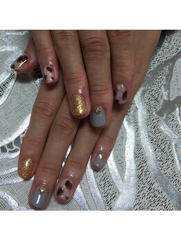 シュエット(Chouette)/ホワイトべッ甲ネイル