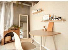ルルアス(luluas)の雰囲気（自然光が入るブースで皆様のお悩みにそっと寄り添います♪）
