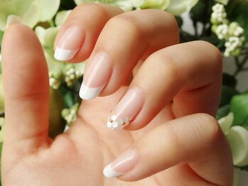 アートネイル(Art Nail)の写真/OLさんや主婦の方には、落ち着きのある「大人シンプル」な指先がGOOD♪あなたの日常に馴染む優秀nailです☆