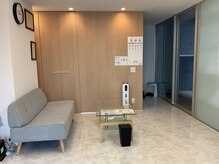 アイケアラボ 大阪堀江店(アイケアLaBo)の雰囲気（明るい店内で気持ちもクリアに[眼精疲労/リンパ/マッサージ]）