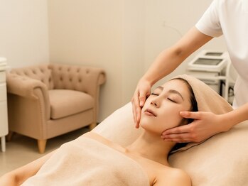 トータルサロンアイビーシー(トータルサロンIBC)の写真/筋肉 リンパ 脂肪にトリプルアプローチで、施術後フェイスラインが見違える！速攻小顔リフトお試し下さい♪