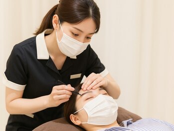 ブロウナ(BrowNa)の写真/目元から“なりたい自分”へ。自眉を活かした自然なデザインで、新しい自分に出会える★メンズも大歓迎！