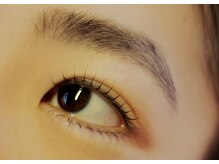 まつげにダメージの少ない優しいパーマ剤を使用しています。