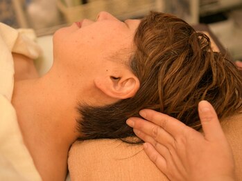 マシュマロハンドの写真/肩の力を抜いて心まで軽く。微弱電流で肩こりを優しくほどき深部の疲れまで癒す◎ハンド60分¥8000