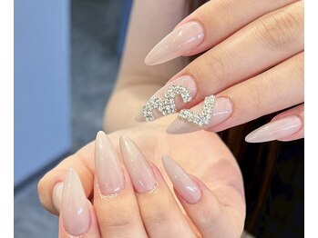 ニーヨンネイル(24nail)の写真/≪長さだし1本からOK≫パ-ツも豊富!自然な美フォルム×自爪風のナチュラルな色調合で美爪に!スカルプ¥9900~