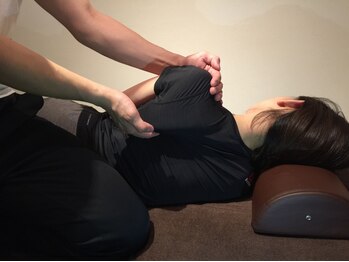 フォーユー(4u)/施術風景（上半身）