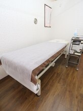 しろくま鍼灸院/シーツもすべて使い捨てタイプ