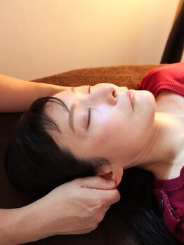 あたまと体のオアシス/ヘッドスパ/整体/マッサージ/耳