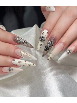 ネイルズイロハ 池袋西口駅前店(NAILS 168)/チップ長さ出し アート やり放題