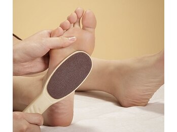 セウネイル(ceu_nail.8)の写真/【平日11時から15時までの来店限定】忙しい大人女性へ。平日のひとときに、足元から整う上質なケア時間を。