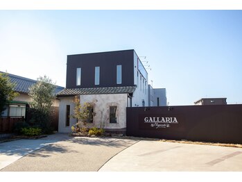 ガレリアエレガンテ 可児店/通りに面した広々駐車場