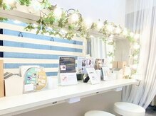 ミントラッシュ ラフィーネ 那覇新都心店の雰囲気（施術後のメイクスペース完備♪(束感/ワンホン/LED/パリエク/韓国）