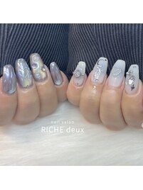 スカイブルーでチークネイル