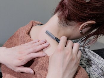 アルムボーテ 代官山 恵比寿(ARUIM Beaute)の写真/素肌でも輝きのツヤ肌を手に♪シェービングだけでも、驚きの美背中・腕・うなじへ◎脱毛の効果もアップ！