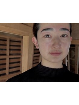 ナチュラル上品な目元にしたい