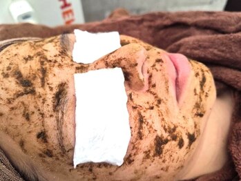 エタニティ(ETERNITY)の写真/【毛穴の黒ずみ・たるみ改善◎】年齢・肌質に合わせた毛穴洗浄&ピーリングでつるんと美肌へ導く♪