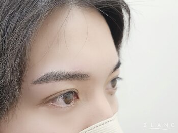 アイラッシュサロン ブラン つかしん前店(Eyelash Salon Blanc)の写真/【美眉スタイリング×グロウラミネーション】で垢抜け眉に♪お顔の印象を左右する眉はプロにお任せ!