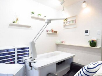 リルカネイル(Re'Luca nail)/白を基調としたこだわりの室内