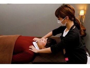 イザナイ 横浜スタジアム店(IZANAI)/4.デコルテからマッサージ