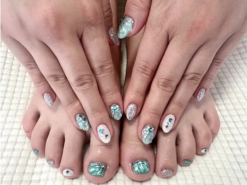 ヴィゼ(Vize)の写真/【ハンドもフットも定額で*】店内サンプル豊富にご用意*自爪に優しいフィルイン,パラジェル取扱い/駐車場有