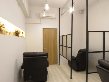 マド(mado)/半個室のお席となっております♪