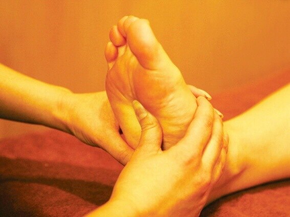 快眠マッサージ＋至福の足つぼアロマ80分4980円