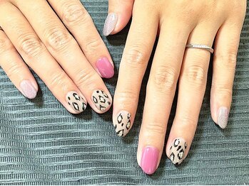 ミナネイル(mina-nail)/ヒョウ柄×秋冬カラー